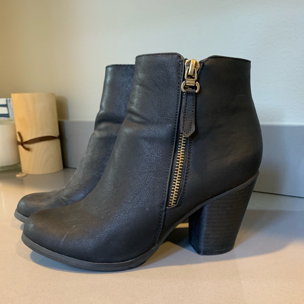 Black bootie